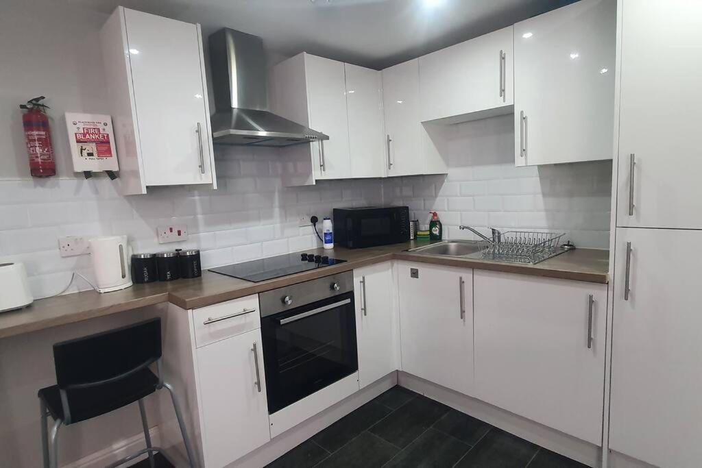 1 Bedroom Flat, Sleeps Up To 5Ppl, City Center Cardiff Exteriör bild
